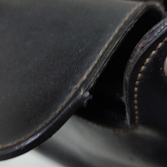 Black Baguette - Picture 9 of 12